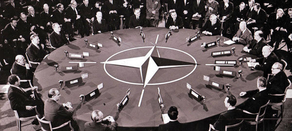 NATO: La Potencia Militar que Moldeó el Mundo Post-Guerra