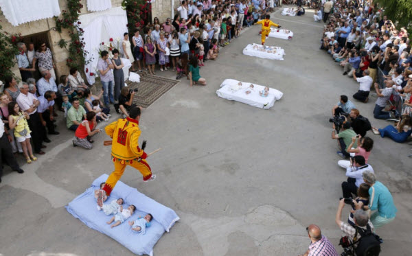 El Festival de Kolacho: Una Tradición Antigua de Purificación en el Norte de España