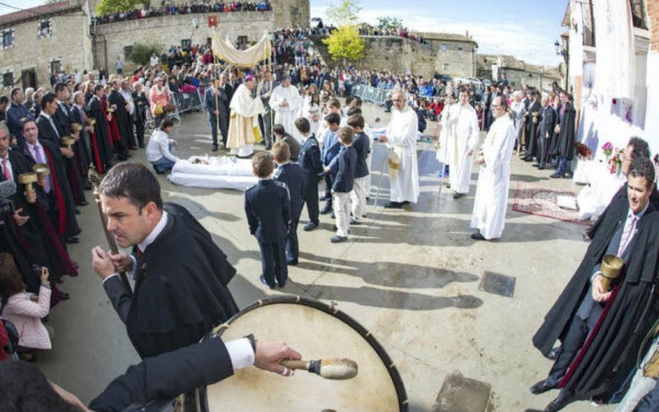 El Festival de Kolacho: Una Tradición Antigua de Purificación en el Norte de España