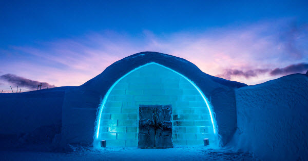 L'Icehotel Suédois : Une Expérience Magique Renouvelée Chaque Hiver