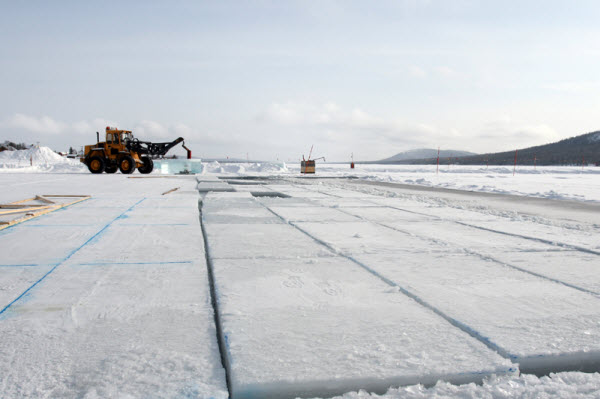 L'Icehotel Suédois : Une Expérience Magique Renouvelée Chaque Hiver