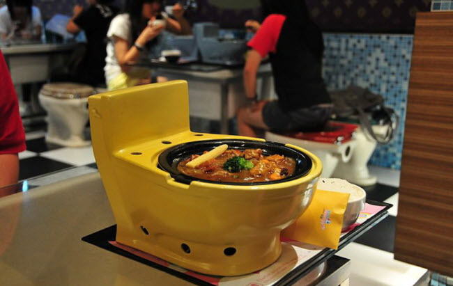 Restaurant Modern Toilet à Taipei : Une Expérience Culinaire Unique dans un Décor de Salle de Bain