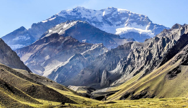 Les Andes : Une chaîne de montagnes vaste et majestueuse en Amérique du Sud