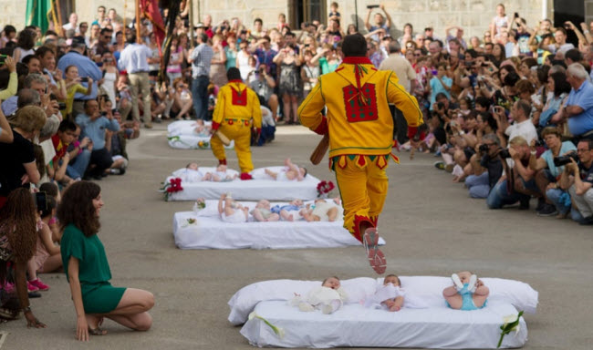 La Fête de Kolacho : Une Tradition Ancienne de Purification dans le Nord de l'Espagne