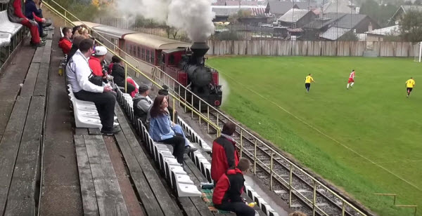 L'attrait insolite du football : le cas unique du stade ferroviaire de Čierny Balog