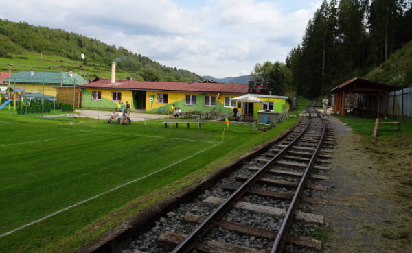 L'attrait insolite du football : le cas unique du stade ferroviaire de Čierny Balog