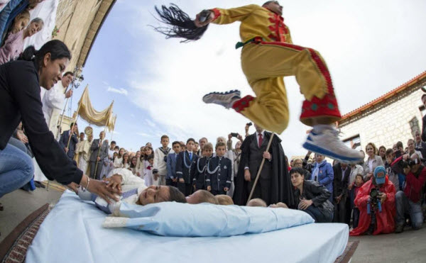 La Fête de Kolacho : Une Tradition Ancienne de Purification dans le Nord de l'Espagne