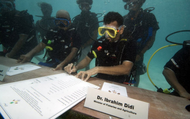 Sommet sous-marin : La déclaration audacieuse des Maldives contre le changement climatique