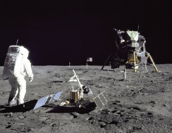 Exploring the Moon Landing Conspiracy: Fact vs. Fiction