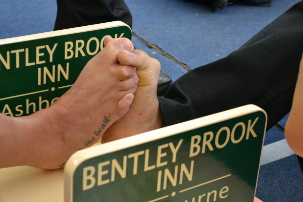 From British Pubs to Global Arenas: How Finger Wrestling Conquered the World