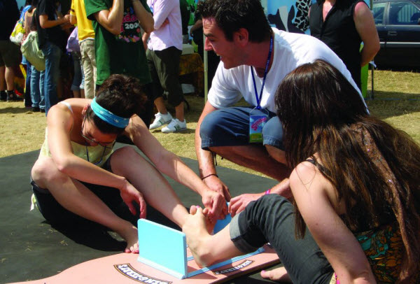 From British Pubs to Global Arenas: How Finger Wrestling Conquered the World