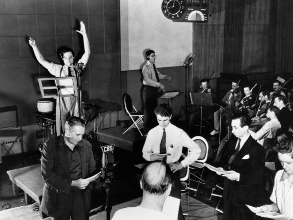 Radio Terror: How Orson Welles' Broadcast Set the World Ablaze with Panic on Halloween Night 1938